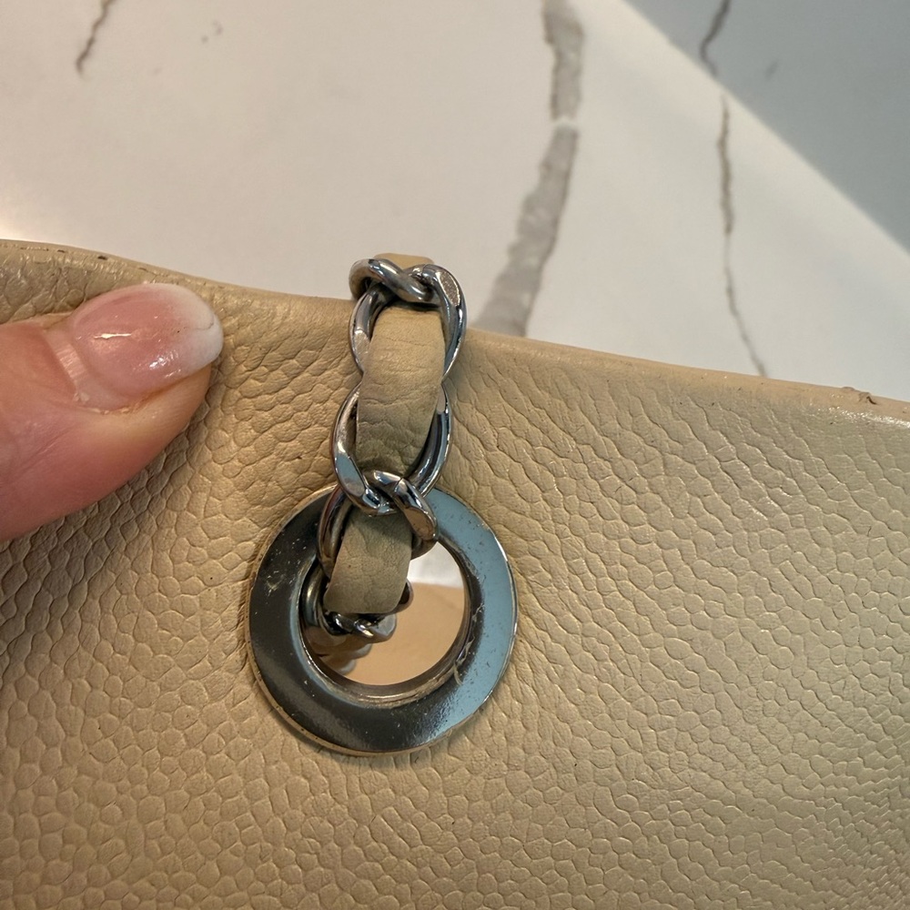 CHANEL Light Beige Quilted Shoulder Bag - Picture 12 of 17